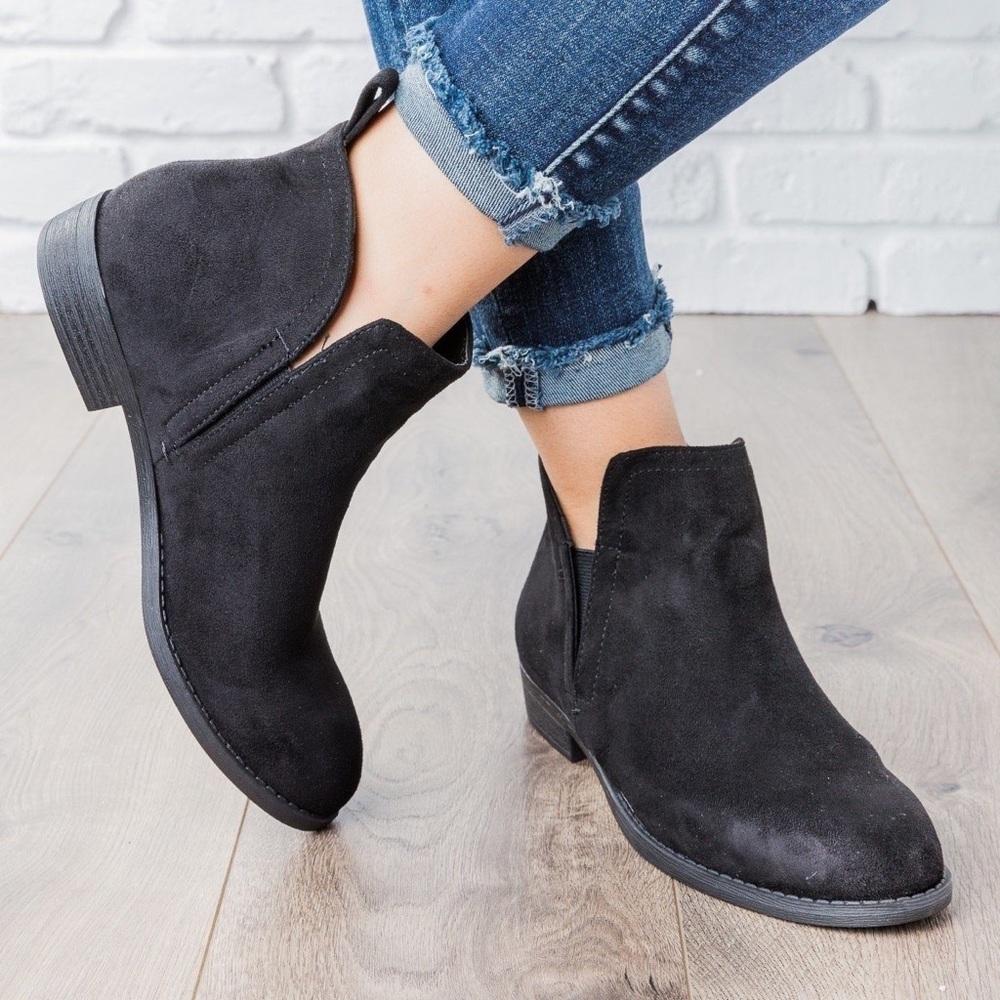 Black Rudder Bootie - Picture 2 of 3